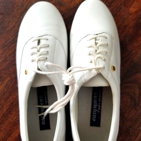 Easy Spirit shoes - Picture 3 of 6